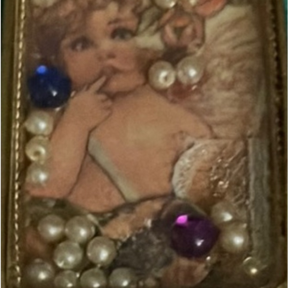 Brooch